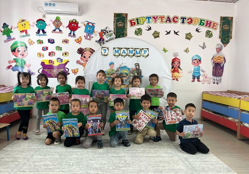 Үлкен шарларды жалайды